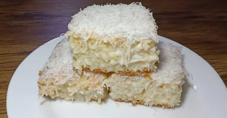 Bolo de Coco Gelado