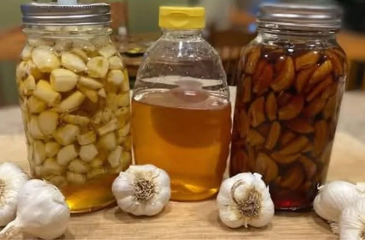 Cravo, Alho e Mel