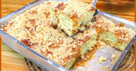 Cuca Alemã de Forma com Farofa
