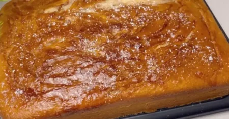 Bolo de Banana com Doce de Morango: Uma Combinação Deliciosa