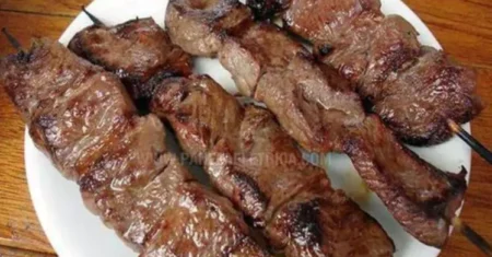 Espetinho de Churrasco: Explorando a Arte da Grelha