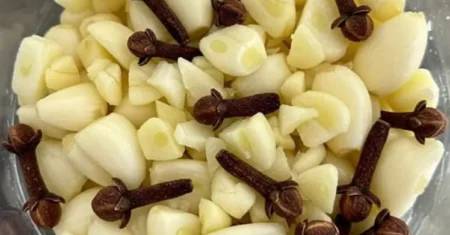 Misture Alho e Cravo: Um Tratamento Natural Surpreendente para Varizes