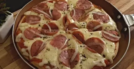 Pizza de Frigideira Sem Forno, Sem Ovo e Sem Leite